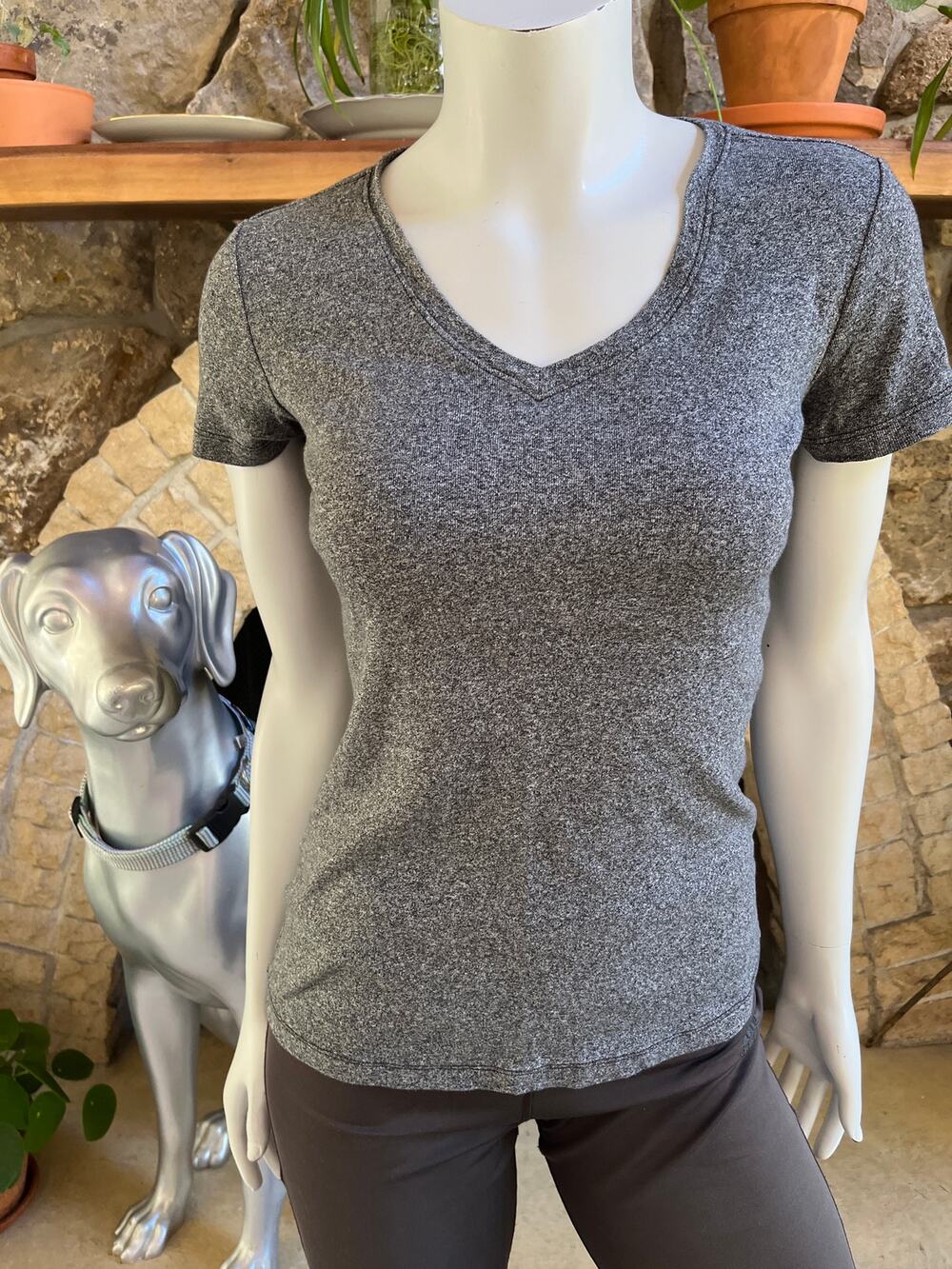Eddie Bauer Gray Short Sleeve V-Neck Shirt Women's Size Small